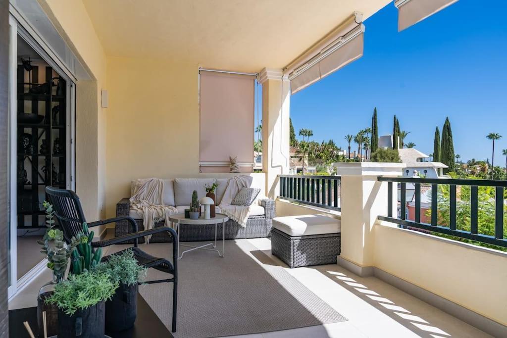 Luxurious 4br Designer Retreat In Marbella
