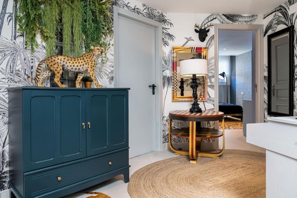Holiday home Luxurious 4br Designer Retreat In *
